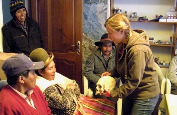 Sara Juengst shares her insights with local residents in Bolivia.