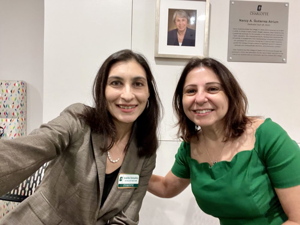 Hania al-Shamat and Jacqueline Chattopadhyay posing for a selfie.